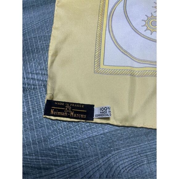 HERMES Carre 90 LES VOITURES A TRANSFORMATION Scarf Yellow Silk 100% - Picture 11 of 12